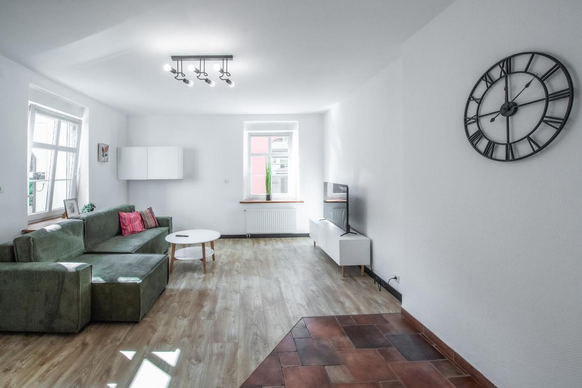 Srednia 16 Apartment *